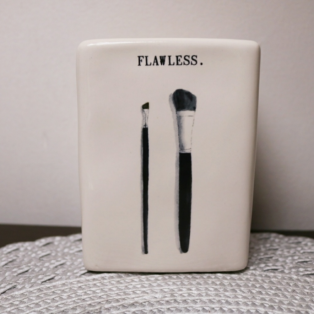 Rae Dunn Flawless Make up brushes holder.